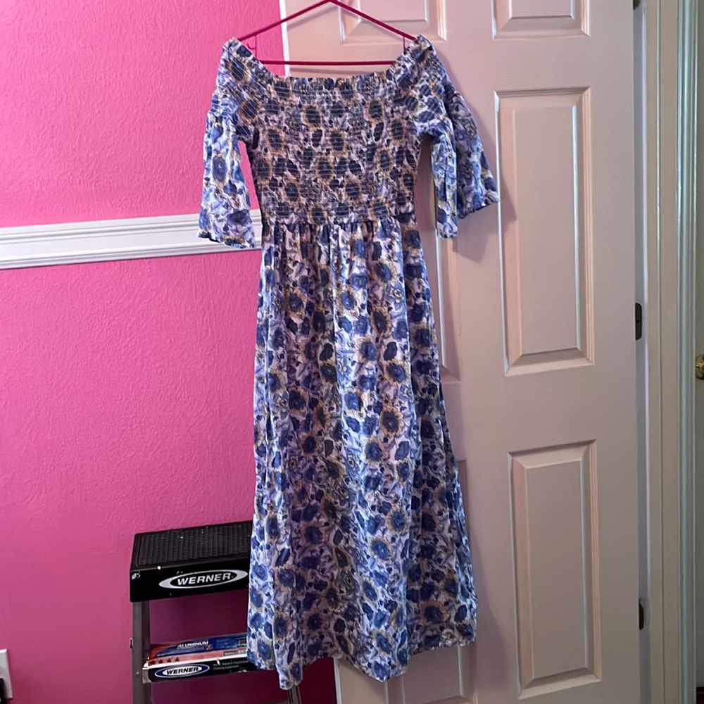 Lulus medium off the shoulder 100% cotton blue and yellow floral